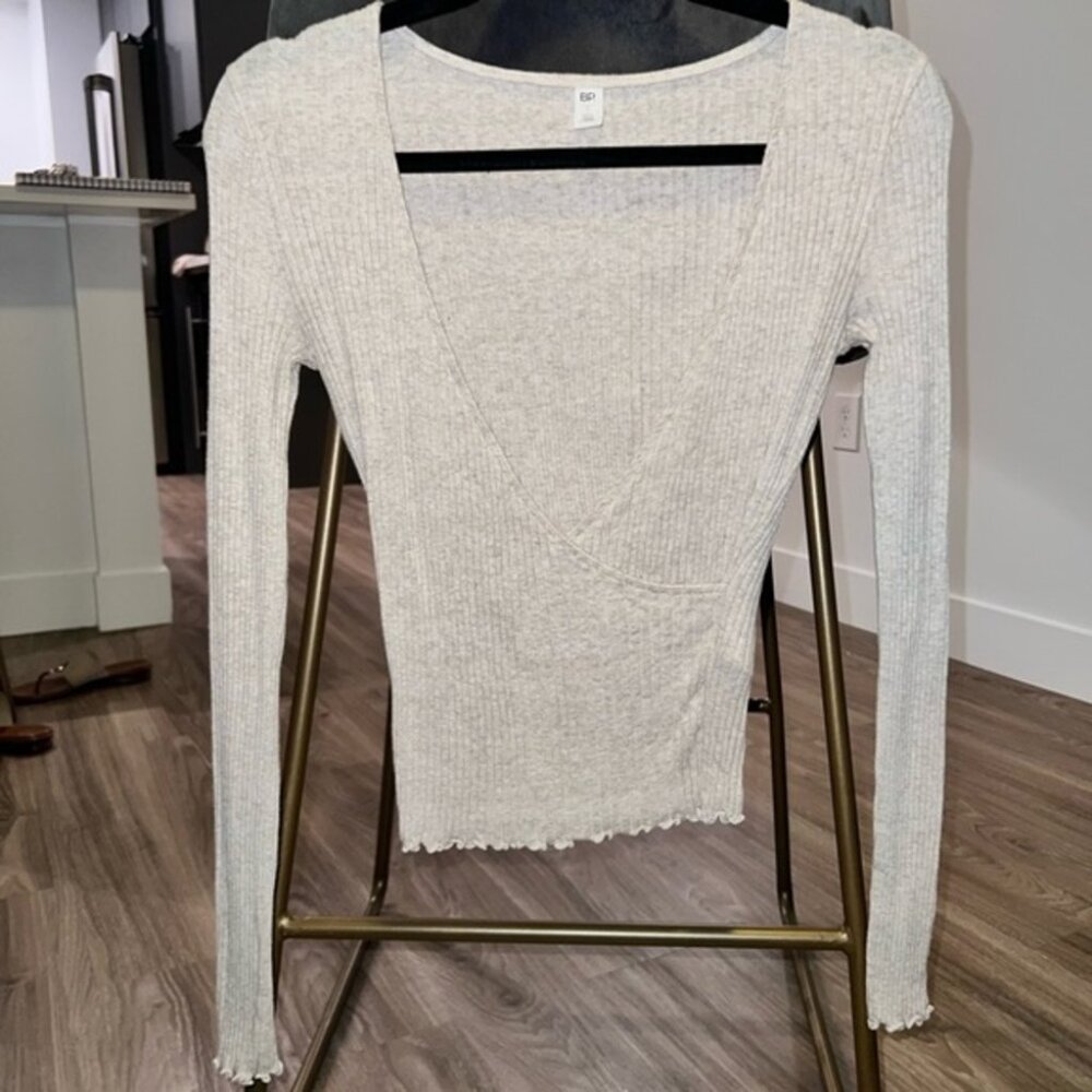 BP Nordstrom Long Sleeved Ribbed Top 🤍